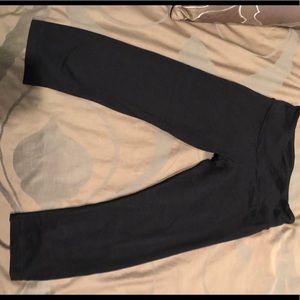 Lulu lemon three quarter length black leggings